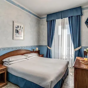 Orazia 3*, Rome Italie