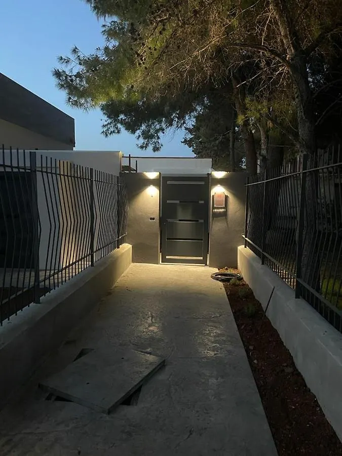 Residence Gordon Carini 0*,  Italy
